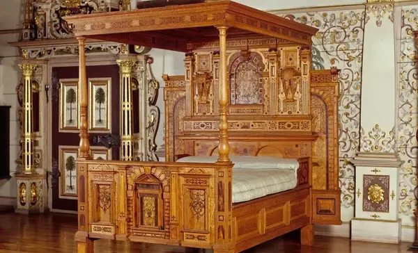 Foto: Landesmedienzentrum Baden-Württemberg, Sven Grenzemann Residenzschloss Urach, Ansicht des Renaissancebettes im Goldenen Saal