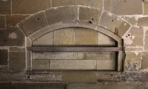 Foto: Staatliche Schlösser und Gärten Baden-Württemberg, Günther Bayerl Kloster Maulbronn, Herrenrefektorium, Durchreiche