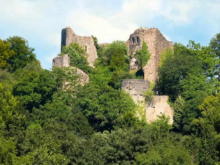 Foto: Staatliche Schlösser und Gärten Baden-Württemberg, Achim Mende Burg Badenweiler