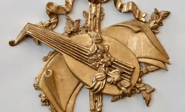 Foto: Staatsanzeiger für Baden-Württemberg GmbH & Co. KG, Nicole Görner Schloss Solitude Stuttgart, Musikzimmer, Verzierung an der Wand