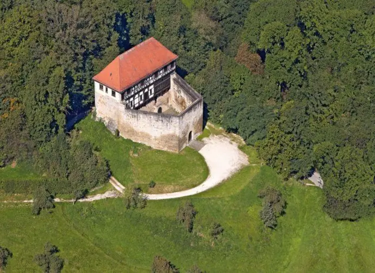 Foto: Staatliche Schlösser und Gärten Baden-Württemberg, Achim Mende Burg Wäscherschloss