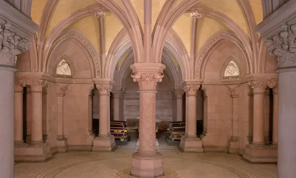 Foto: Staatliche Schlösser und Gärten Baden-Württemberg, Urheber unbekannt Gruft der Großherzoglichen Grabkapelle Karlsruhe